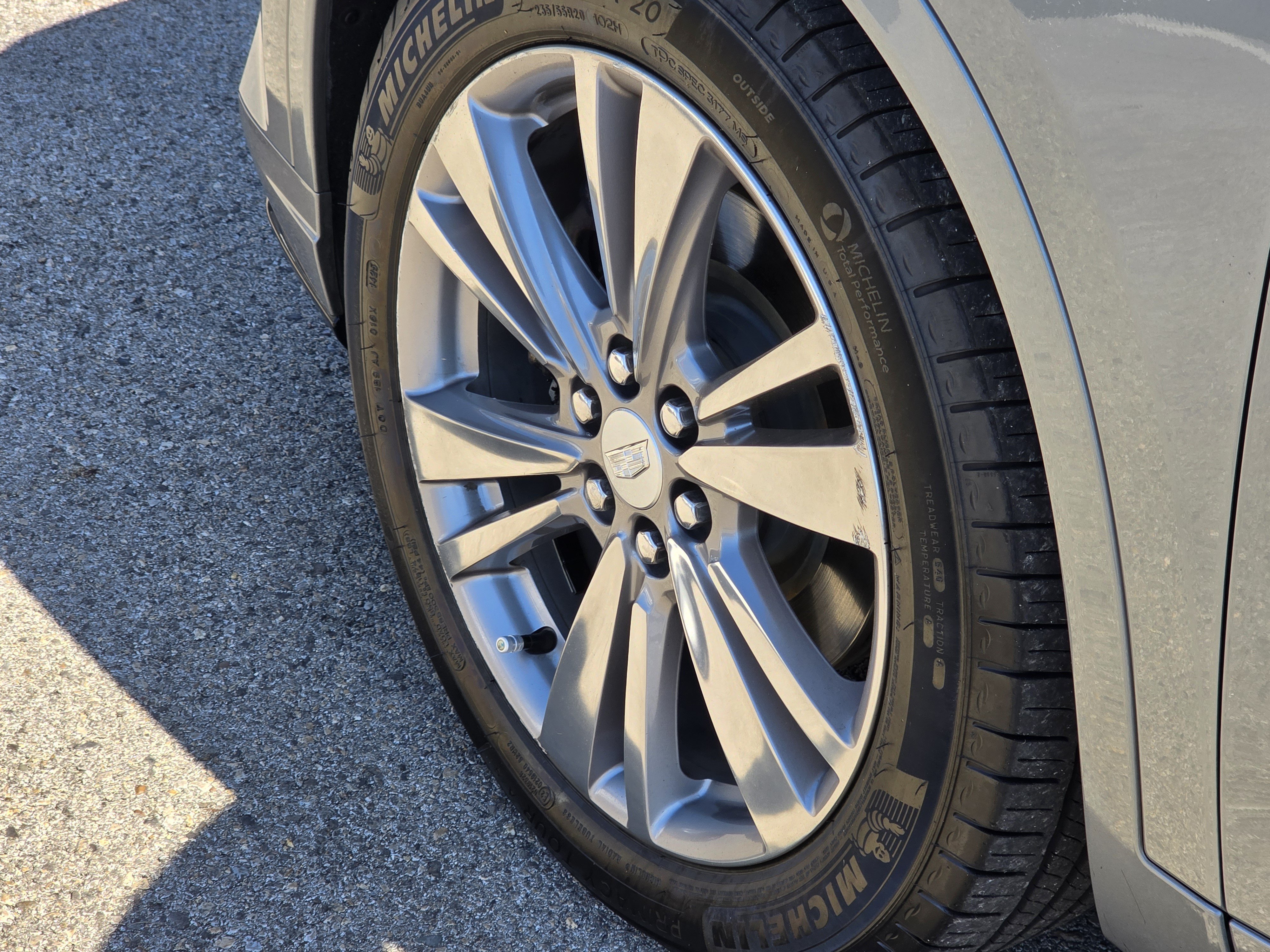 Used 2023 Cadillac XT6 Premium Luxury w/ Technology Package FWD image 6
