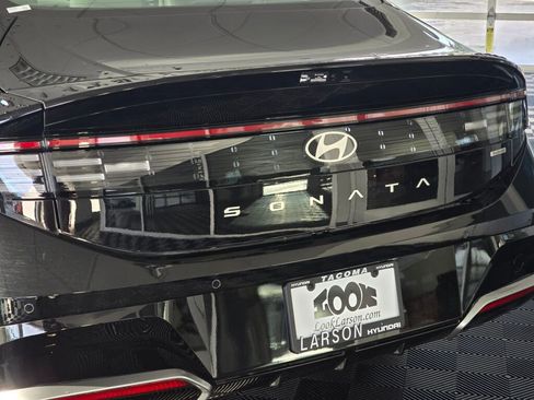 New 2025 Hyundai Sonata Limited image 13