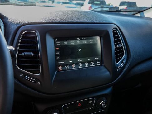 Used 2021 Jeep Compass Latitude FWD image 30