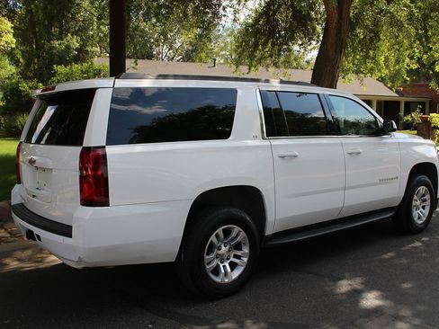 Used 2020 Chevrolet Suburban LT RWD image 6