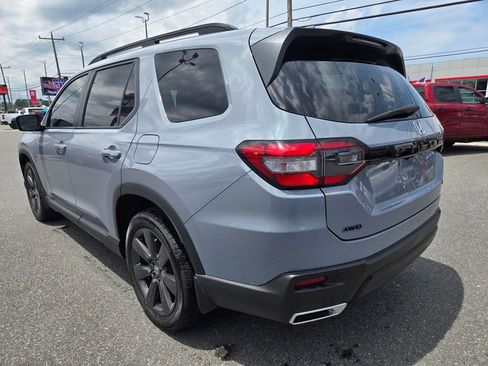 Certified 2025 Honda Pilot Sport image 7