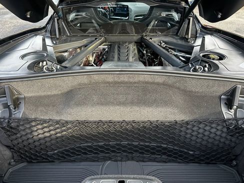 Used 2025 Chevrolet Corvette Stingray Preferred Cpe w/ 2LT image 38