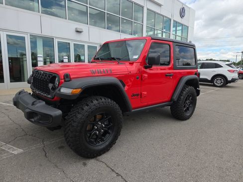 Used 2025 Jeep Wrangler Sport AWD/4WD image 14