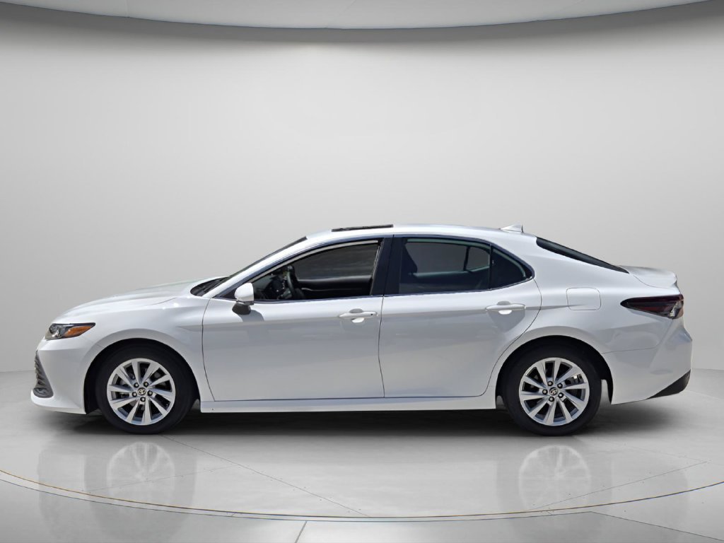 Used 2024 Toyota Camry LE w/ Convenience Package FWD image 5