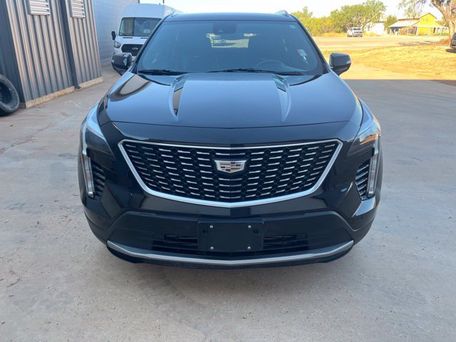 Used 2022 Cadillac XT4 Premium Luxury w/ Cold Weather Package FWD image 2