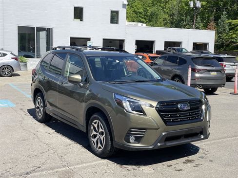 Certified 2023 Subaru Forester Premium AWD/4WD image 5