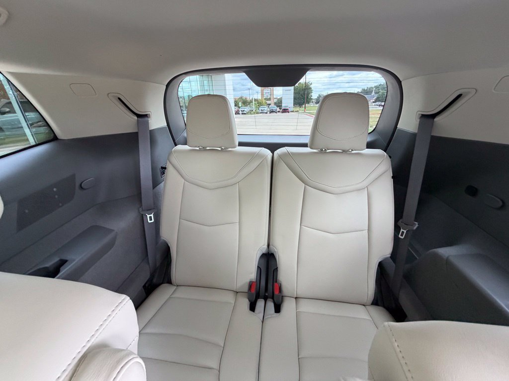 Used 2024 Cadillac XT6 Premium Luxury w/ Technology Package FWD image 17