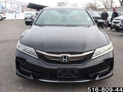 Used 2017 Honda Accord Touring image 4
