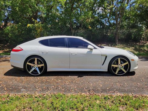 Used 2011 Porsche Panamera image 8