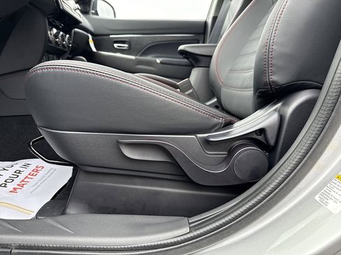 New 2025 Mitsubishi Outlander Sport SE image 13