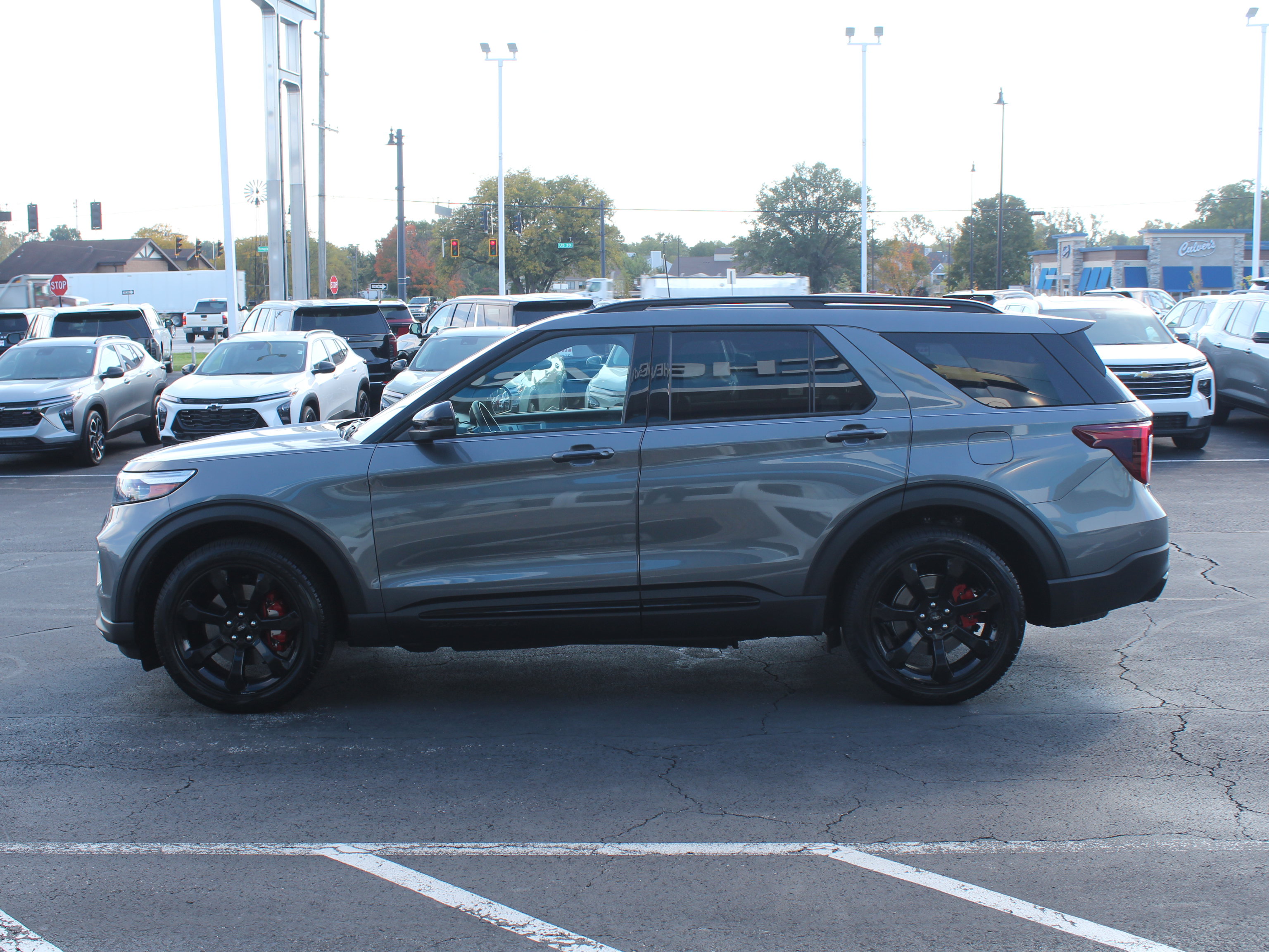 Used 2023 Ford Explorer ST w/ Equipment Group 401A AWD/4WD image 9