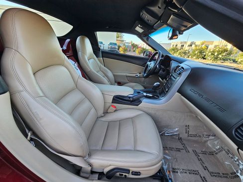 Used 2007 Chevrolet Corvette Convertible w/ Preferred Equipment Group image 24