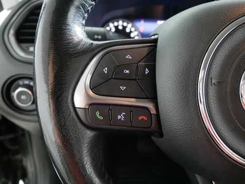 Used 2019 Jeep Renegade Limited image 27