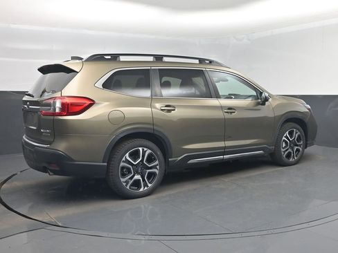 Used 2023 Subaru Ascent Limited w/ Technology Package AWD/4WD image 3
