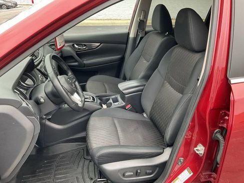 Used 2019 Nissan Rogue SV w/ Sun & Sound Touring Package image 11