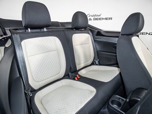 Used 2019 Volkswagen Beetle 2.0T SE FWD image 17