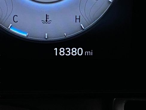 Certified 2025 Hyundai Elantra SEL image 18