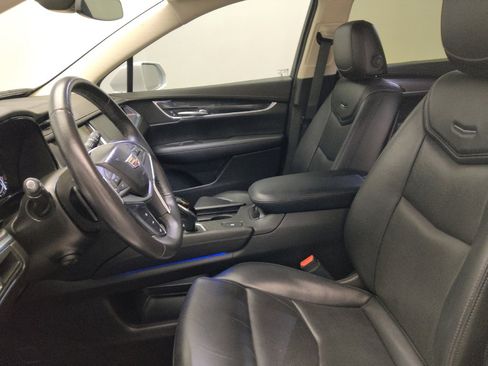 Used 2018 Cadillac XT5 Luxury w/ Driver Awareness Package FWD image 17
