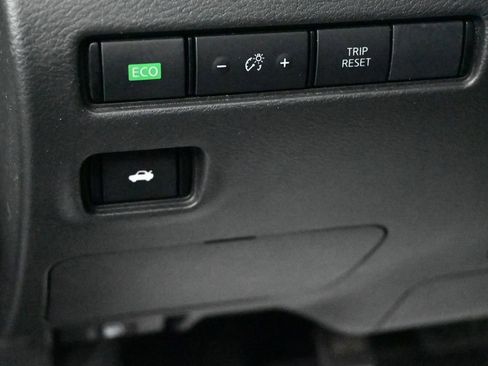 Used 2024 Nissan Sentra SV image 26