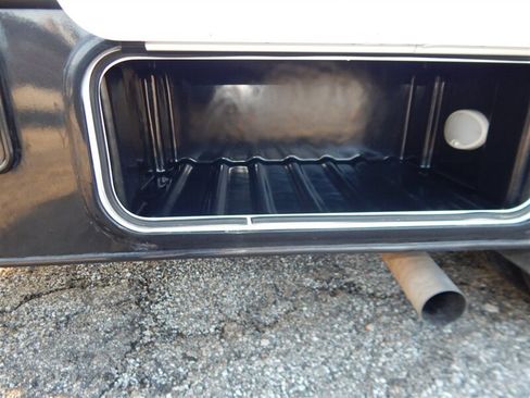 Used 2022 Ford E-450 and Econoline 450 Super Duty w/ Motorhome Prep Package image 31