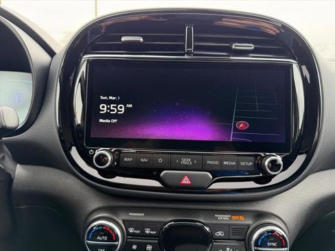 Used 2024 Kia Soul EX image 22