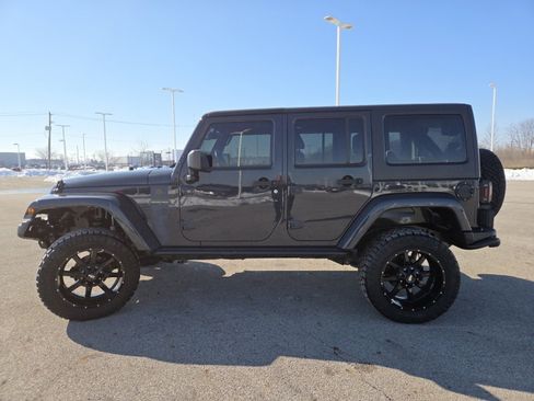 Used 2018 Jeep Wrangler Unlimited Sport image 11