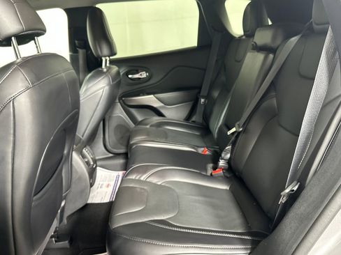 Used 2021 Jeep Cherokee Latitude Lux image 22