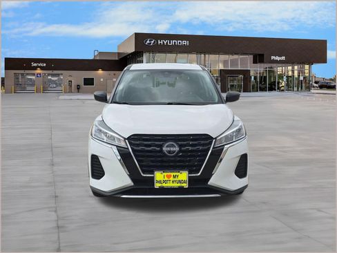 Used 2024 Nissan Kicks SV image 6