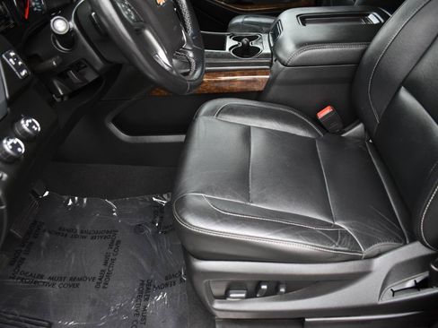 Used 2019 Chevrolet Suburban LT AWD/4WD image 24