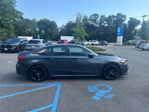 Used 2023 Honda Civic Sport image 9