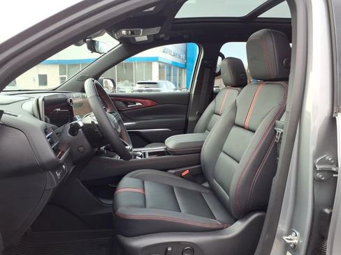 New 2026 Chevrolet Traverse RS w/ LPO, Floor Liner Package FWD image 6