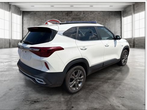 Used 2022 Kia Seltos S AWD/4WD image 5