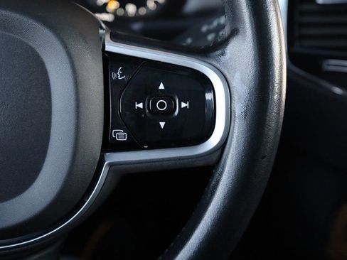 Used 2022 Volvo XC90 T6 Momentum w/ Advanced Package image 29