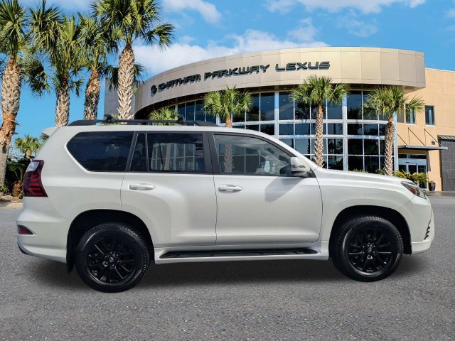 Certified 2022 Lexus GX 460 w/ Black Line Special Edition AWD/4WD image 4