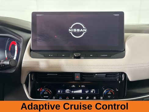 Used 2025 Nissan Rogue SL w/ Tech Package image 16