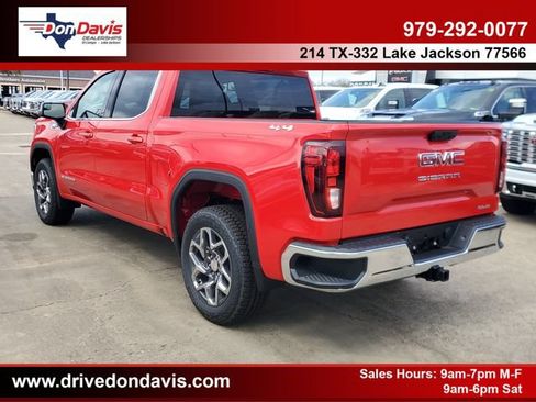 New 2026 GMC Sierra 1500 SLE w/ LPO, Black Badging Package AWD/4WD image 4