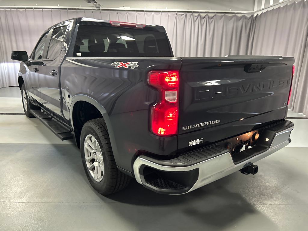 Used 2024 Chevrolet Silverado 1500 LT AWD/4WD image 5