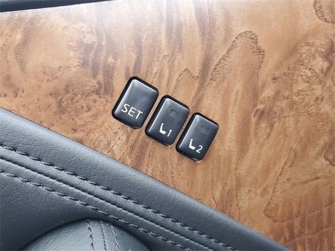 Used 2023 Nissan Armada SL w/ Captain's Chairs Package image 16