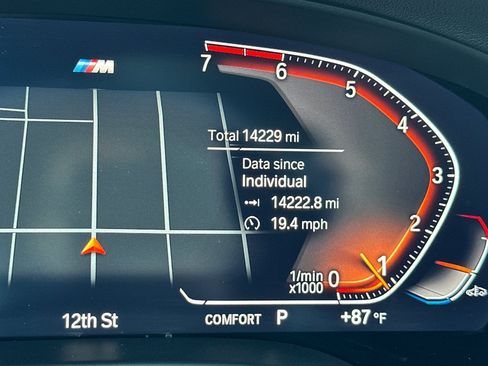 Used 2024 BMW X4 xDrive30i w/ M Sport Package AWD/4WD image 25