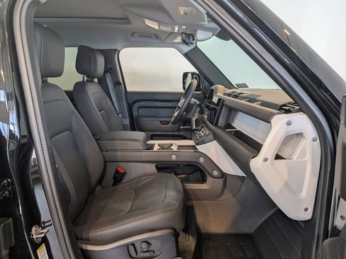 New 2025 Land Rover Defender 110 S image 33