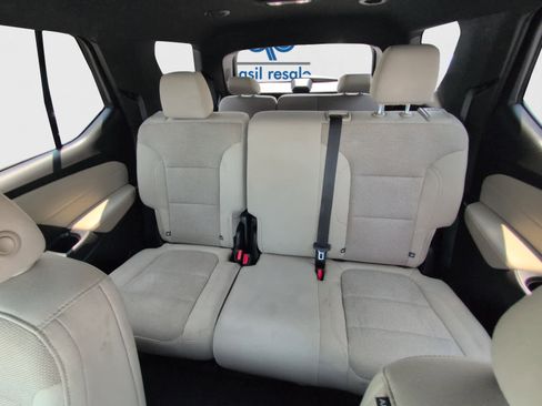 Used 2023 Chevrolet Traverse LS image 21