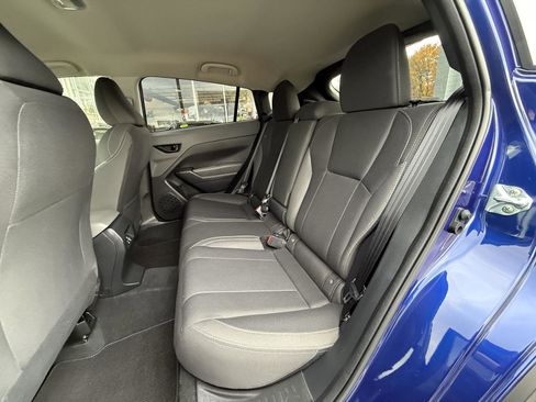 Used 2025 Subaru Crosstrek 2.0i Premium image 24