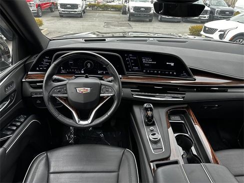 Used 2023 Cadillac Escalade Premium Luxury image 13