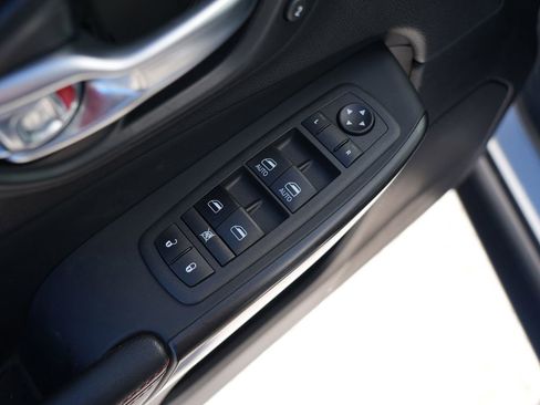 Used 2022 Jeep Cherokee Trailhawk w/ Premium Leather Package image 16