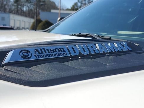 Used 2022 Chevrolet Silverado 2500 Custom w/ Custom Value Package image 7