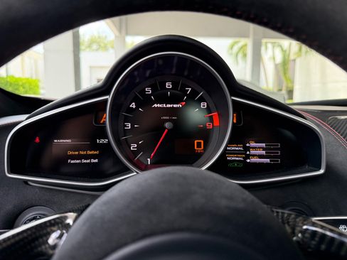 Used 2015 McLaren 650S Spider RWD image 33