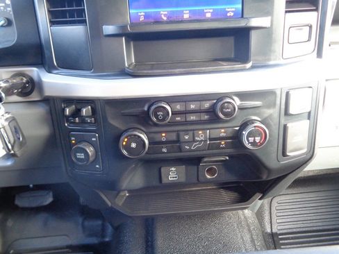 Used 2023 Ford F350 XLT image 38