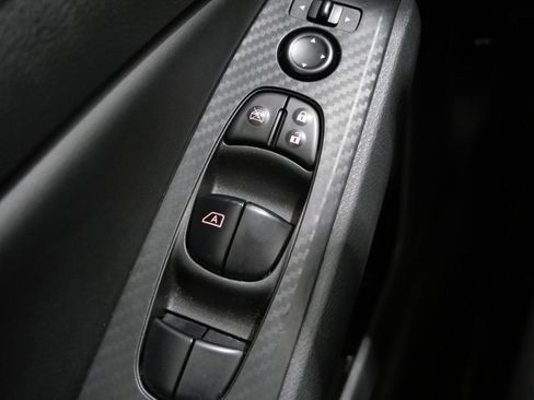 Used 2024 Nissan Altima 2.5 SV FWD image 12