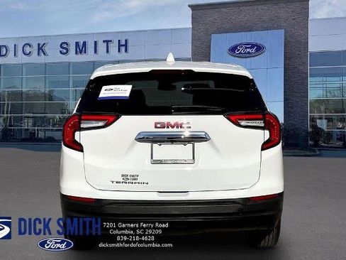 Used 2024 GMC Terrain SLE FWD image 5