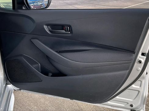 Used 2025 Toyota Corolla LE image 23